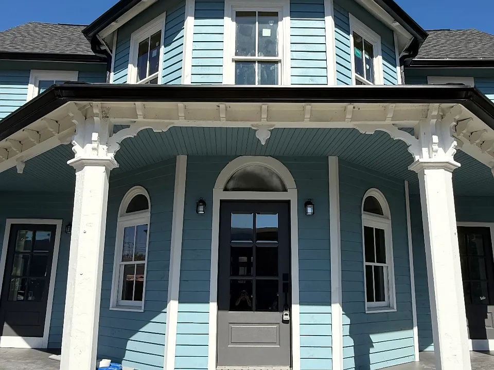 209 Deaderick Ave