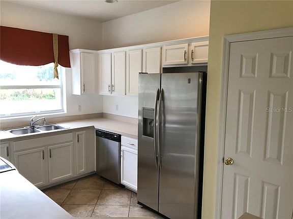 3rd image of 1366 Grantham Dr