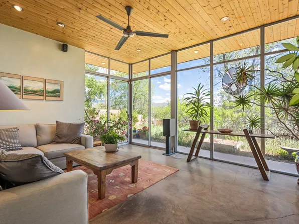 150 Mesa Verde St, Santa Fe, NM 87501