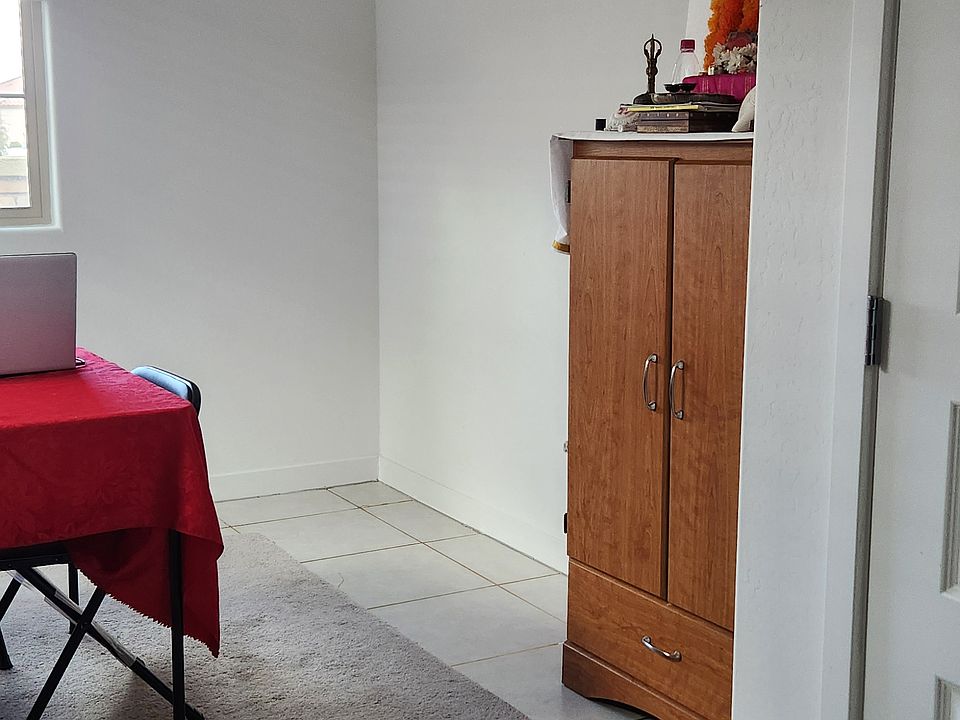 dining area along side the kitchen.