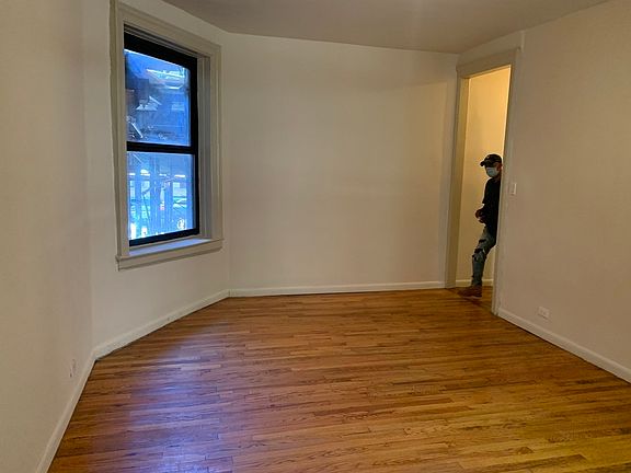 5th image of 975 Sherman Ave #1S