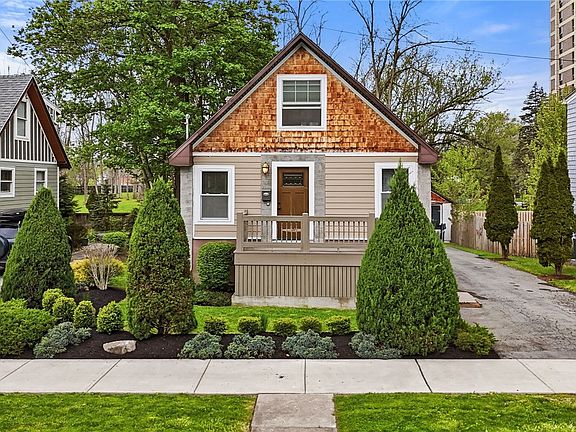 3rd image of 808 S Plain St