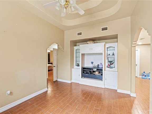 3rd image of 1305 Opal St