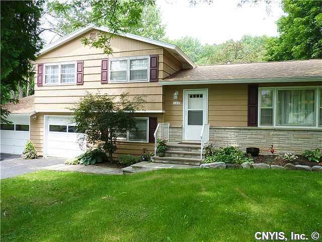 1st image of 122 Margo Ln
