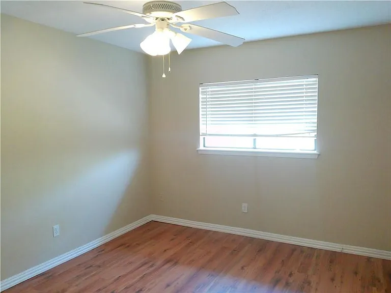 538 Vega Dr — Photo 11