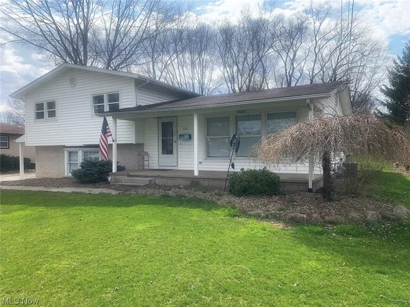142 Hood Dr, Canfield, OH 44406