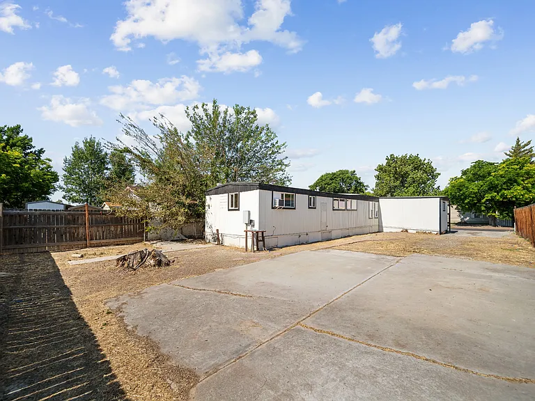 562 Eastwood Dr — Photo 20