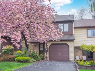 71 Patriots Rd, Morris Plains, NJ 07950