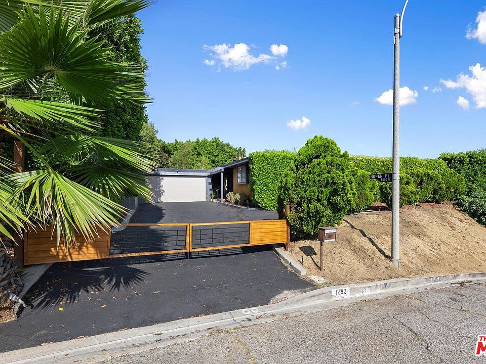 1st image of 1492 Blue Jay Way