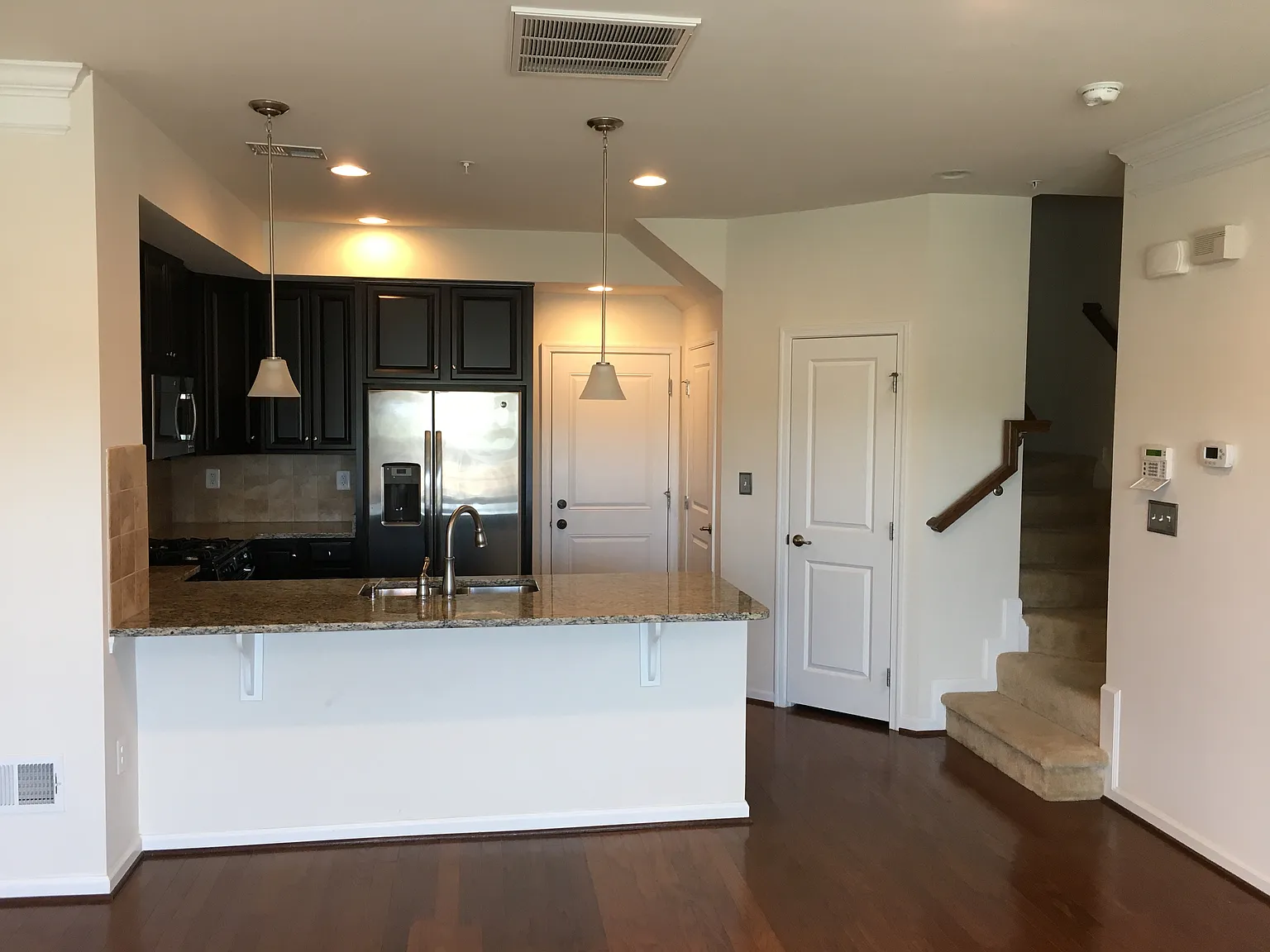 8143 Greenbelt Station Pkwy — Photo 2