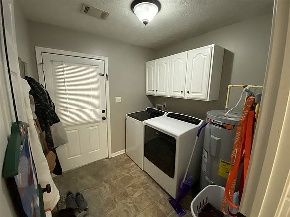4th image of 240 Benjamin Dr