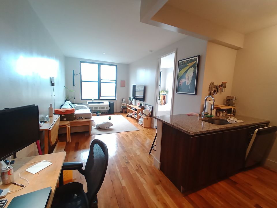 1st image of 41 Kosciuszko St APT 302