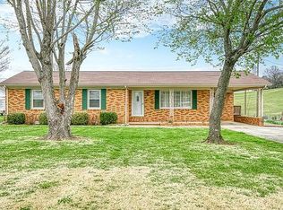 708 S Edgewood Dr, Sparta, TN 38583