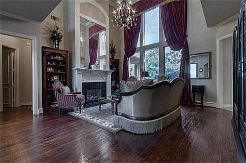 5th image of 201 Oldenwood Ct