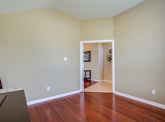 4th image of 9101 Hawley Dr