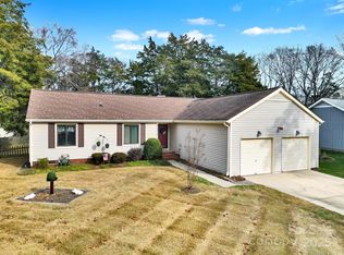10518 Camelback Cres, Charlotte, NC 28226
