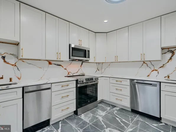 2020 Masters Dr, Baltimore, MD 21209