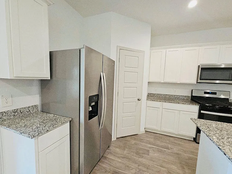 6710 Riplee St — Photo 8