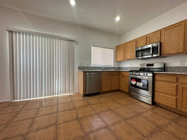10541 Kivas Ct — Photo 7