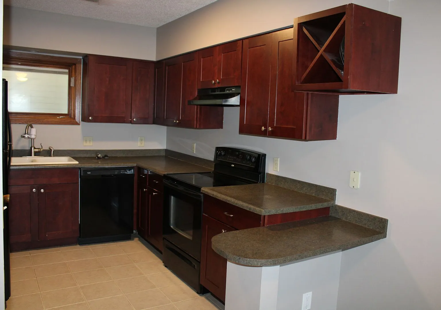 Charming townhouse near SE community College in East Lincoln — Photo 2