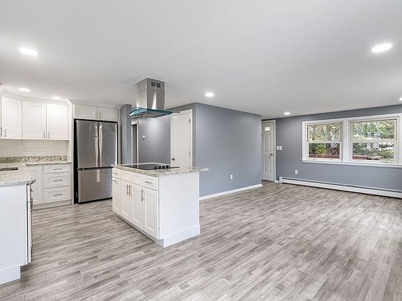 2nd image of 32 Rock St