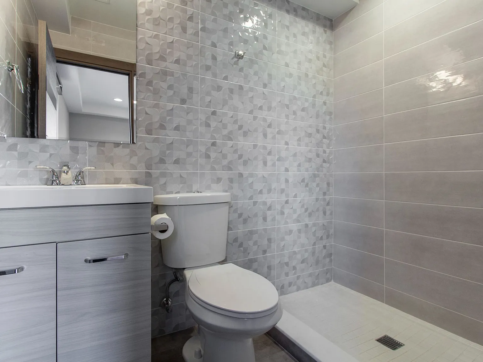 2553 Montrose St Unit B — Photo 4