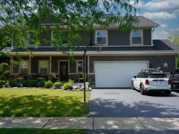 281 Fox Chase Dr N, Oswego, IL 60543