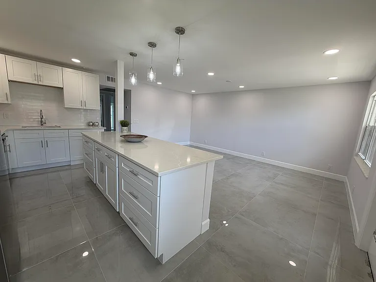 353 Preston I — Photo 5