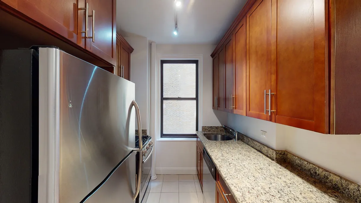 Primary Photo - 222 W 83rd St #10H