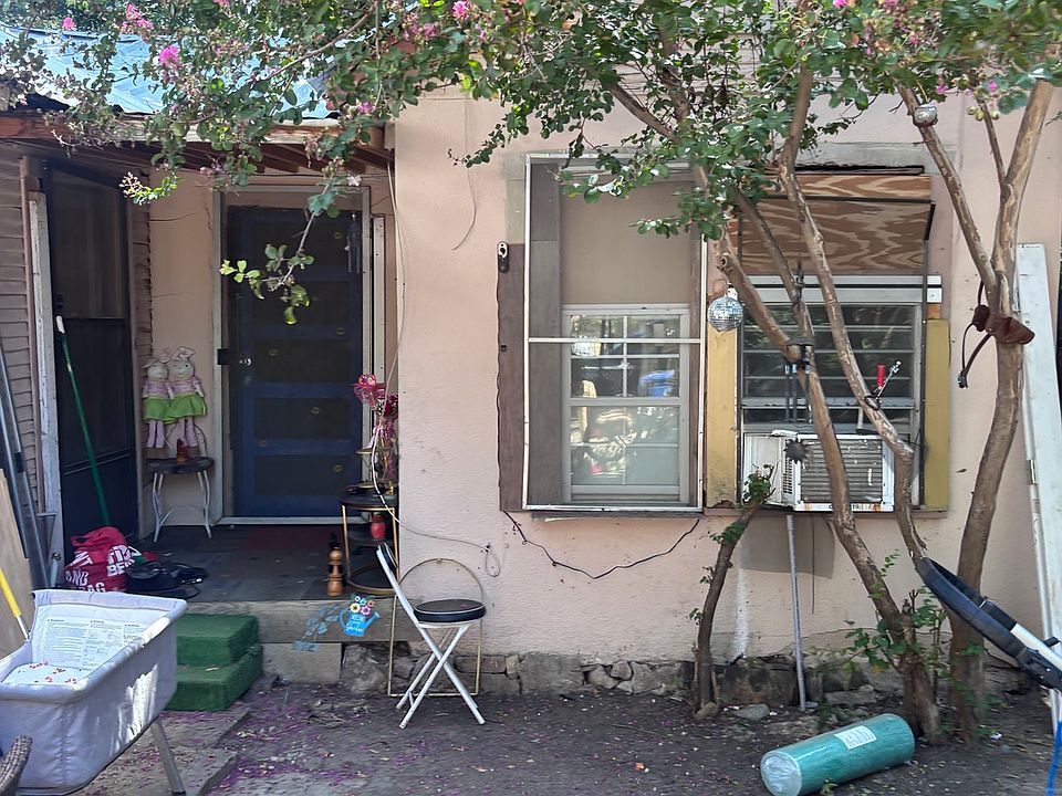 1st image of 2210 S TRINITY ST