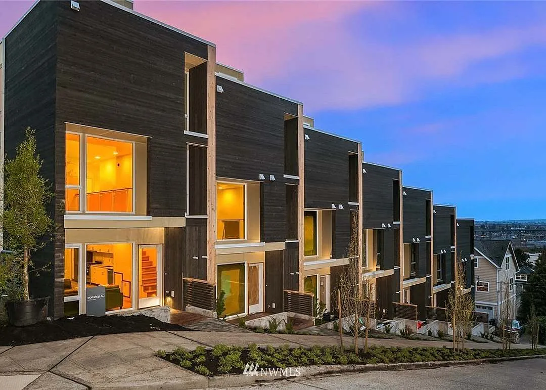 428 W Barrett St — Photo 1