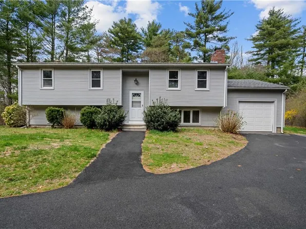 24 Clarke Rd, Coventry, RI 02816