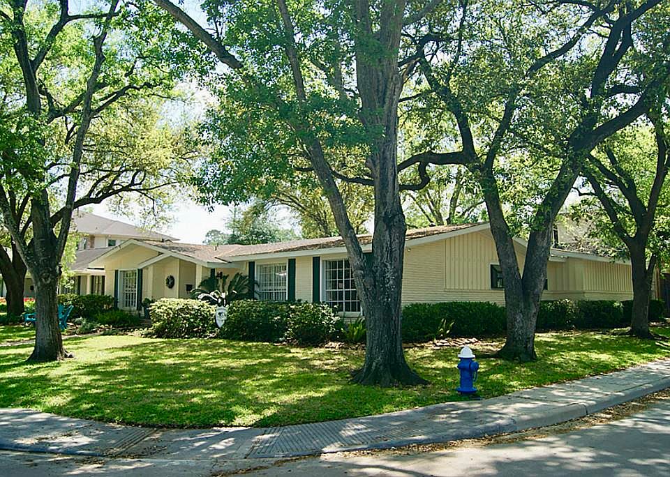 1st image of 6267 Meadow Lake Ln