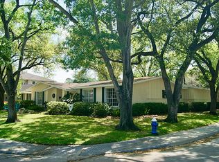 6267 Meadow Lake Ln, Houston, TX 77057