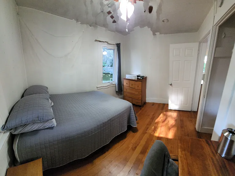 316 E Foothill Blvd — Photo 13