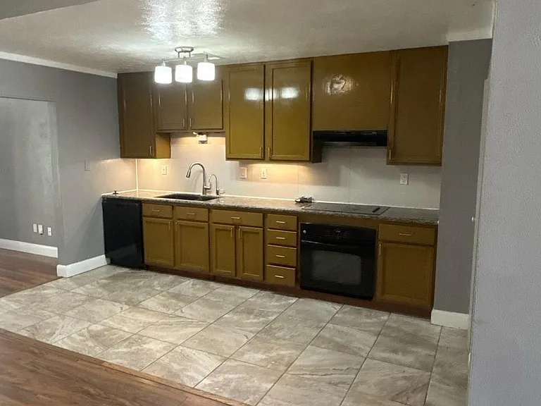 22726 Melham Ln — Photo 6