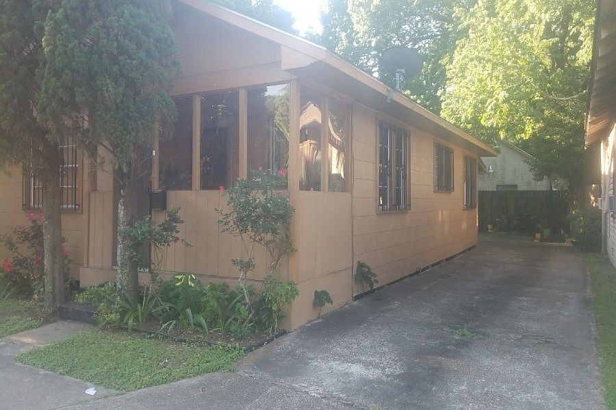 2nd image of 2970 Winbourne Ave