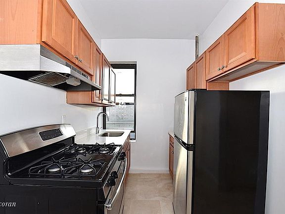 2nd image of 3420 32nd St APT 4E