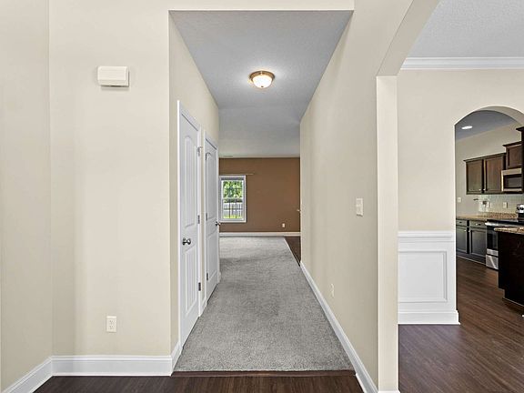 5th image of 215 Old Field School Ln