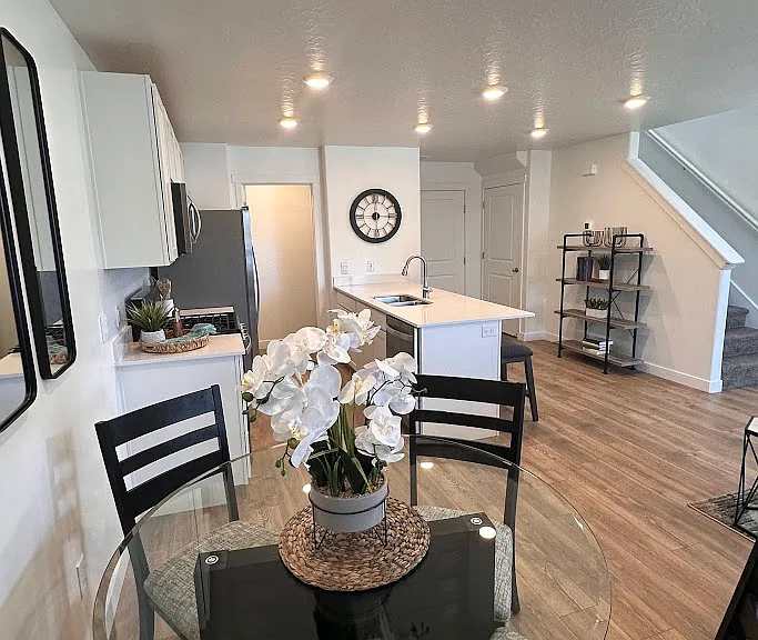 907 E Sea Horse Ct — Photo 2