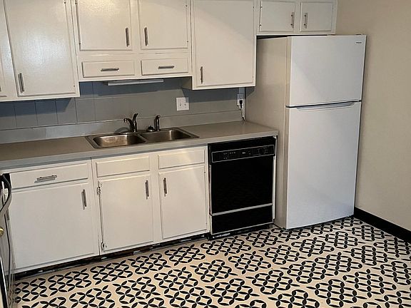 Spacious Kitchen with new fridge
