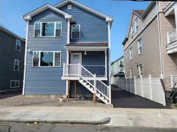 729 Potters Ave, Providence, RI 02907