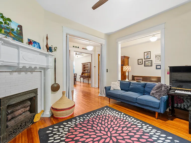 1722 Kilbourne Pl NW — Photo 3