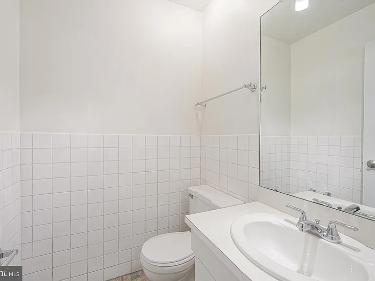 1025 Oaklyn Ct #1025 — Photo 12