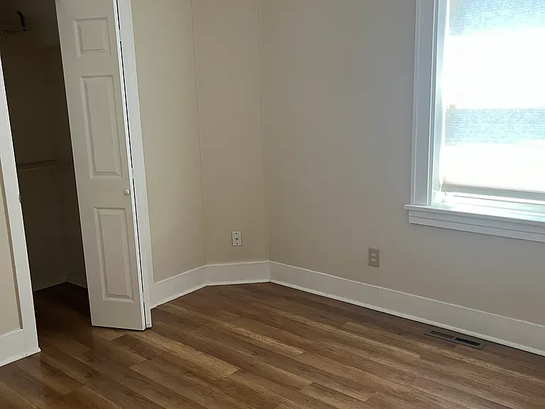 1550 Columbia Tpke #1 — Photo 7