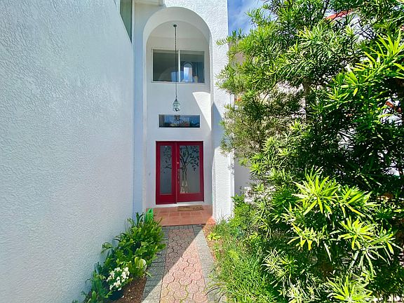 3rd image of 1716 Saint Djorge Ct
