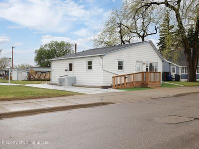 313 W Broadway St, Dickinson, ND, 58601