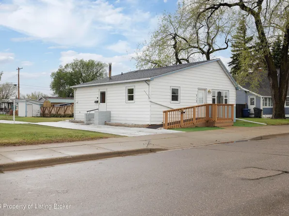 313 W Broadway St, Dickinson, ND 58601