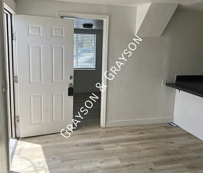 1530 E Pierce St #4 — Photo 7