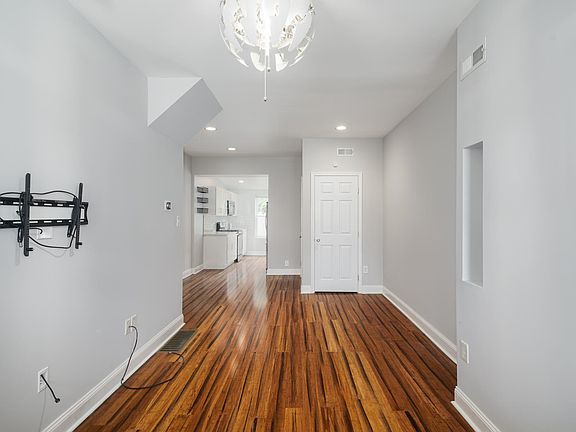 5th image of 2820 W Stiles St